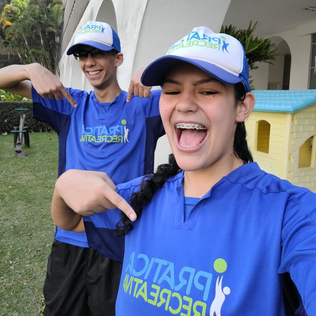 Atividade de recreação em condomínios no playground